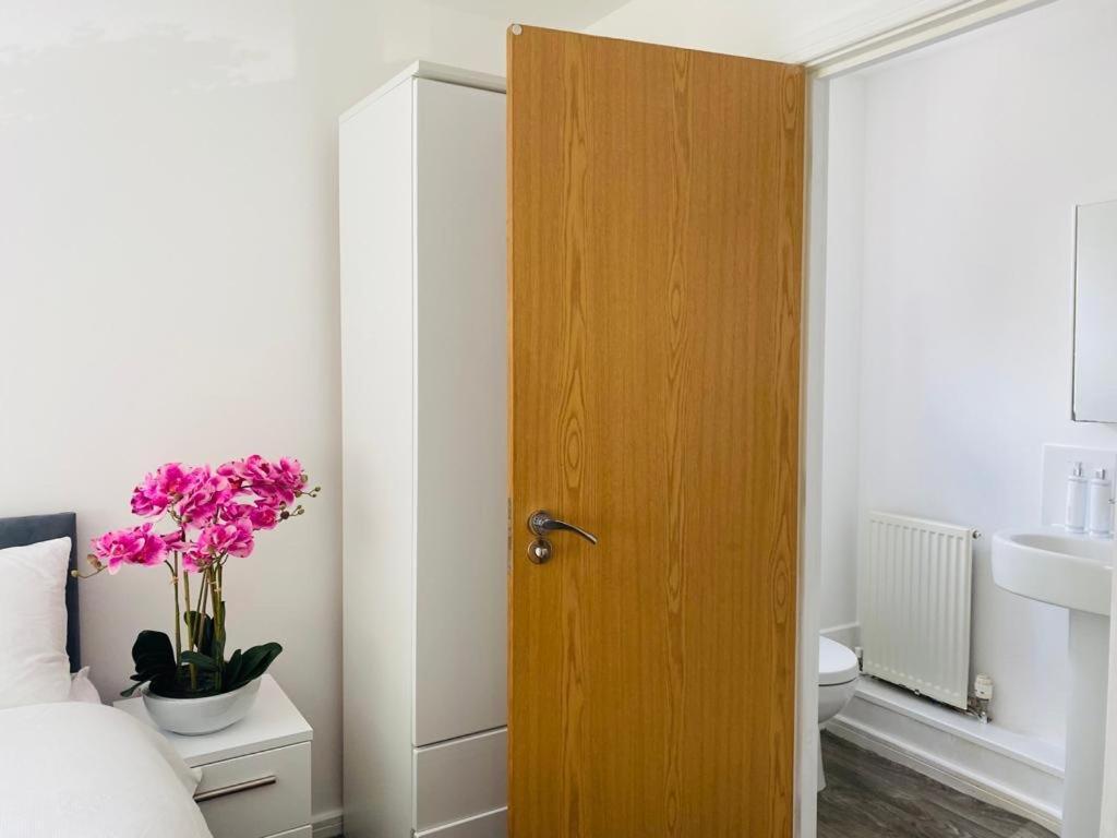 Modern, Stylish And Central Home マンチェスター エクステリア 写真