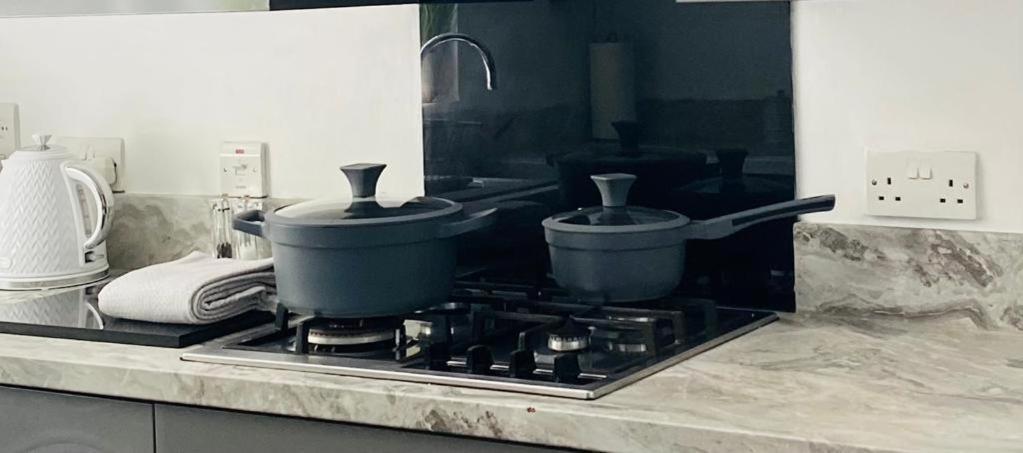 Modern, Stylish And Central Home マンチェスター エクステリア 写真