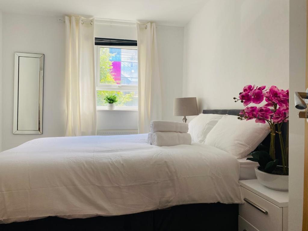 Modern, Stylish And Central Home マンチェスター エクステリア 写真