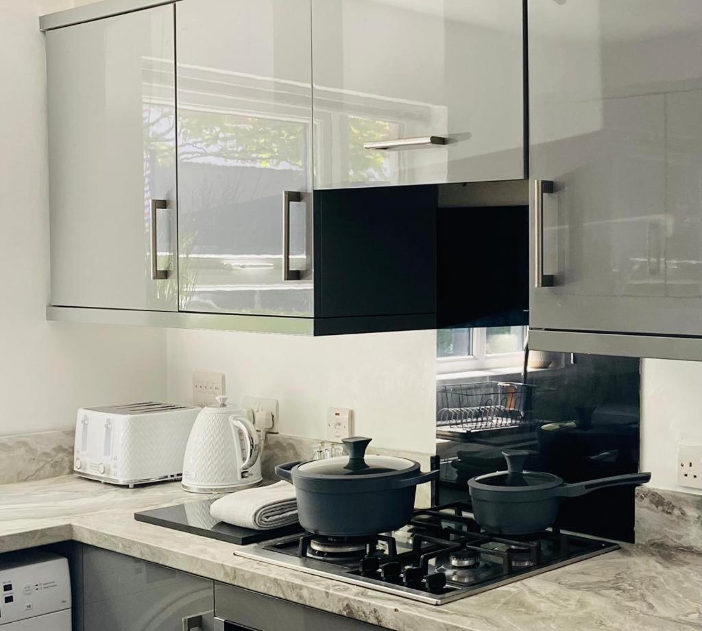 Modern, Stylish And Central Home マンチェスター エクステリア 写真