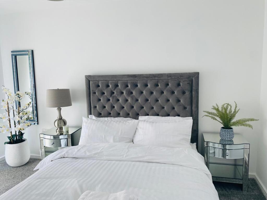 Modern, Stylish And Central Home マンチェスター エクステリア 写真