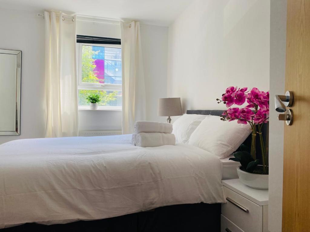 Modern, Stylish And Central Home マンチェスター エクステリア 写真