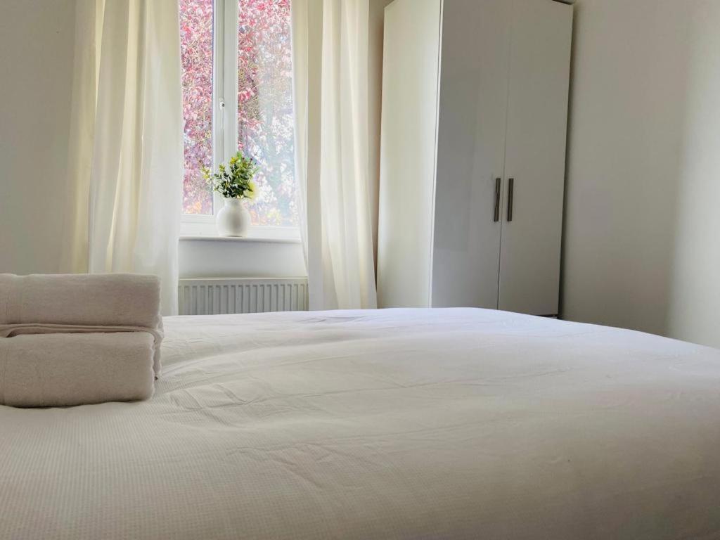 Modern, Stylish And Central Home マンチェスター エクステリア 写真